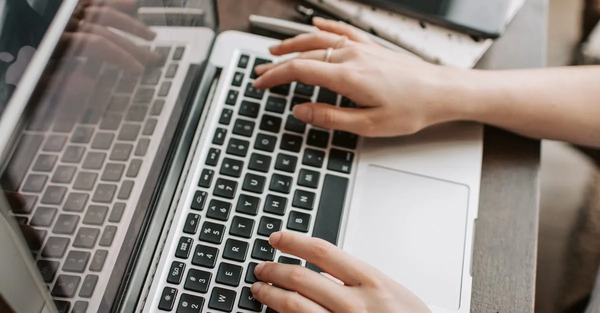 Ambiente de trabalho com tecnologia e criatividade para criação de conteúdo adulto