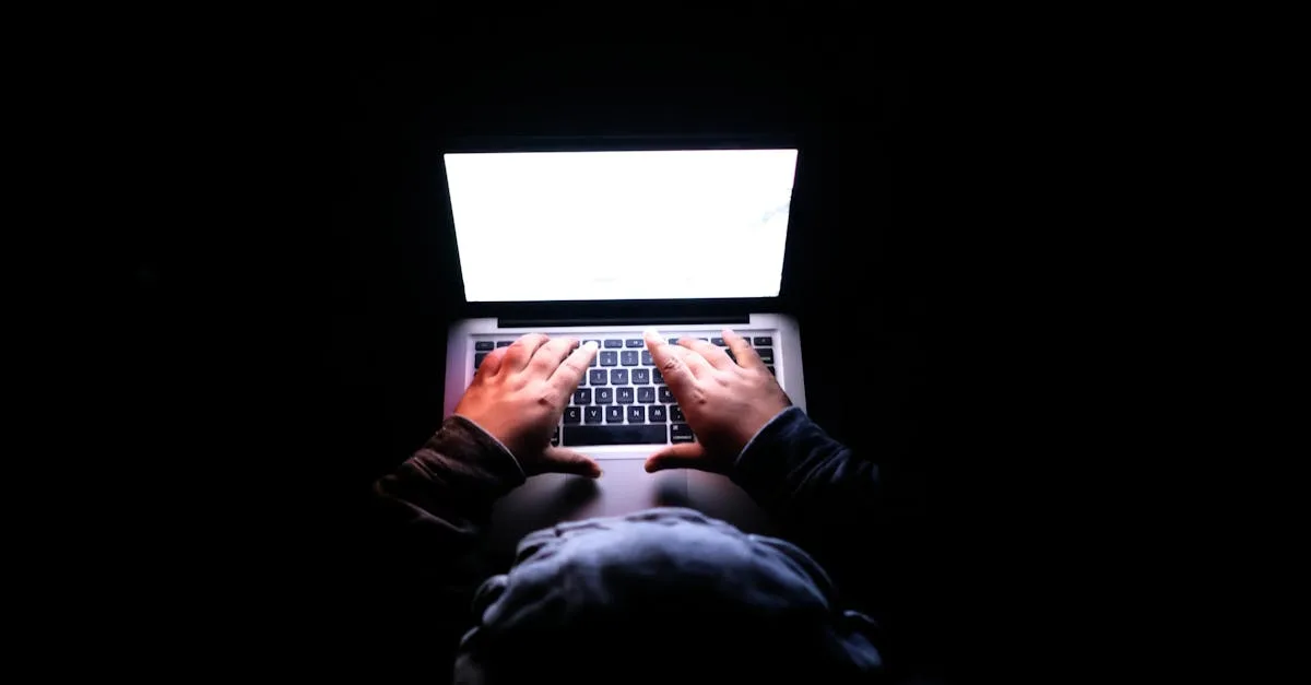 Computador exibindo ferramentas de proteção e privacidade digital